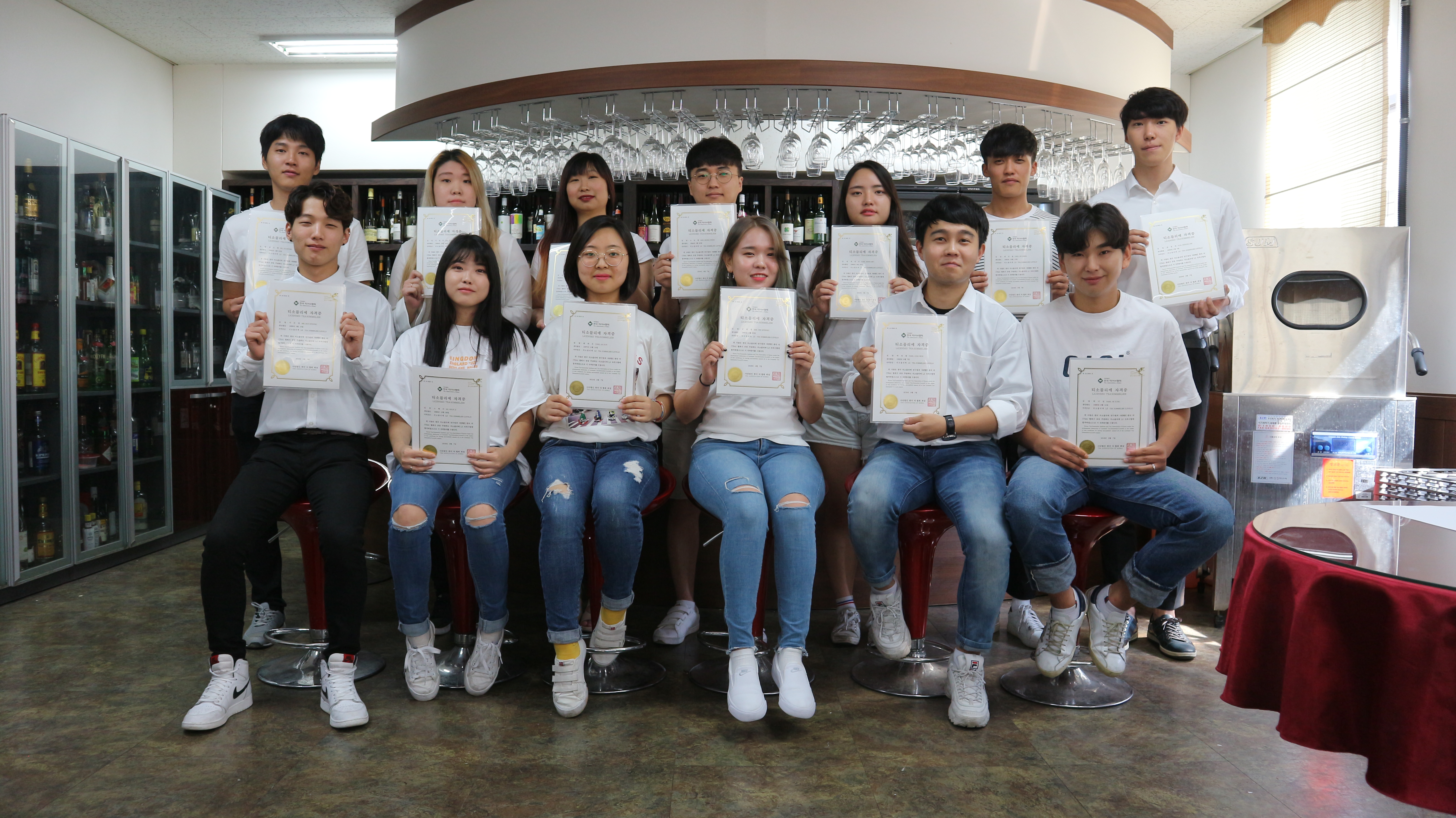 호텔와인식품전공 학생 18명,  티(Tea) 소믈리에 자격증 취득!